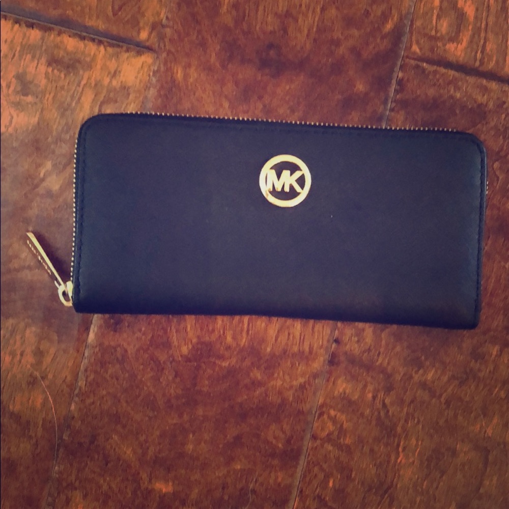 Michael Kors Wallet - Black leather and Gold